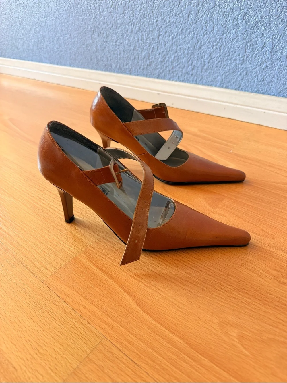 Janeth Brown Leather Pointed Toe Mary Jane Heels Size 6